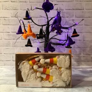 Candy Corn Lane Gnome Tassel Garland